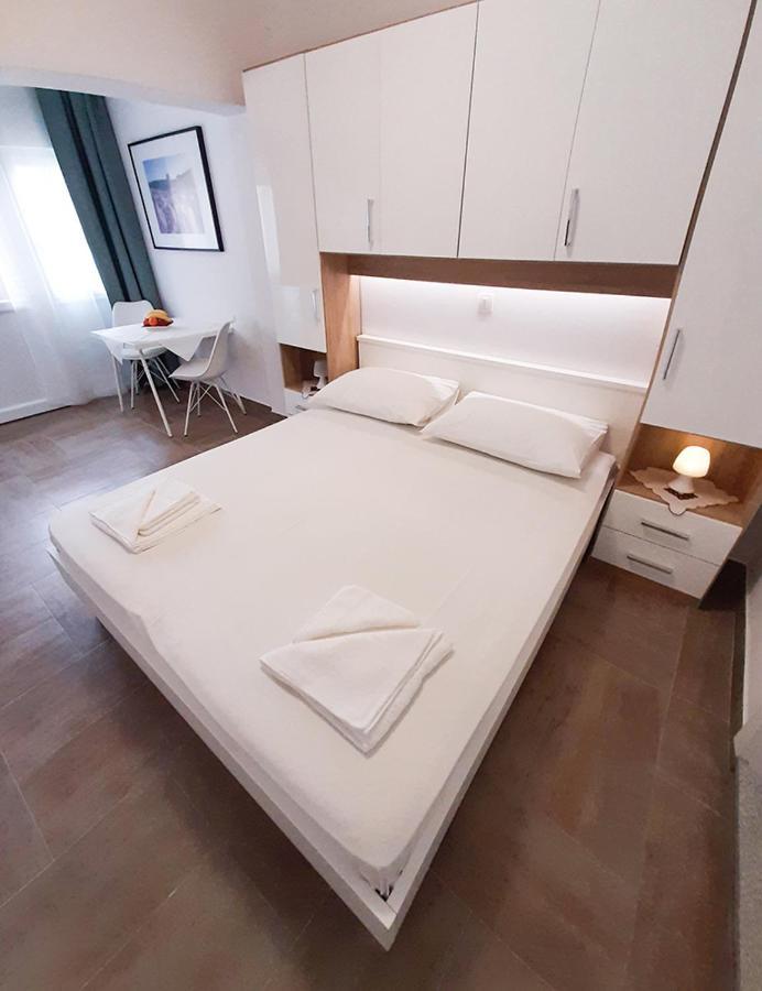 Apartment Nina Rovinj Exterior photo