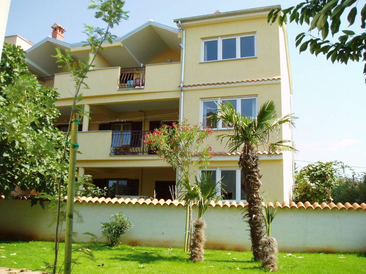 Apartment Nina Rovinj Exterior photo