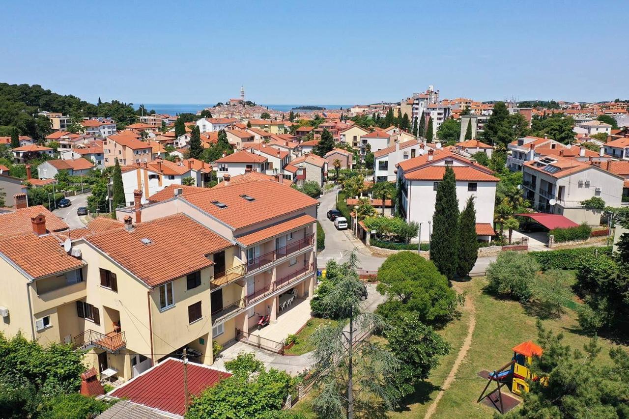 Apartment Nina Rovinj Exterior photo